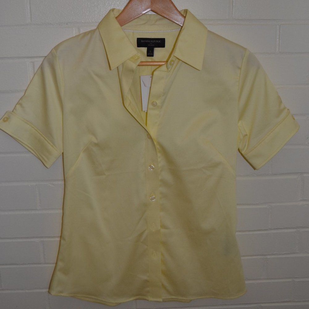 NWT Womens Banana Republic Non-Iron Button Up
